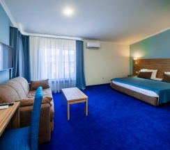 Семейный однокомнатный номер "Мансарда" в Blue Marlin Hotel