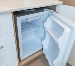 1-комнатные апартаменты эконом с 1 двуспальной кроватью (без окна) в Prim Rooms Apt Apartments (Прим Румс Апт Апартментс)