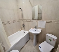 М.Горького 85Б. 1-комн.кв., 3-этаж, 92 в АнтиОтель