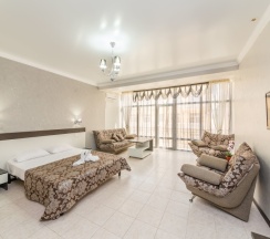 Комфорт 4х местный с балконом в Протос