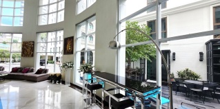 Бангкок: Апартаменты The Bless Hotel and Residence