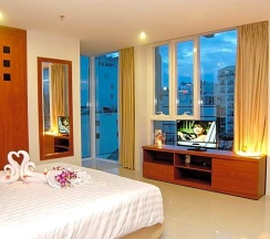 Двухместный номер Deluxe двуспальная кровать в Nam Hung Hotel