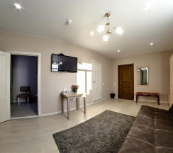 2-комнатный номер люкс с 1 двуспальной кроватью в Горница