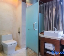 Двухместный люкс Deluxe с видом на реку (двуспальная кровать) в Sanya Phoenix Waterside Gloria Resort
