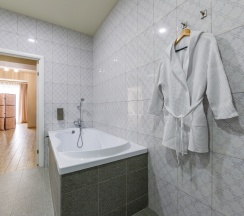 Джуниор Сюит Роял в Central inn