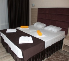 Полулюкс, двухкомнатный номер на первом этаже в Золотая рыбка