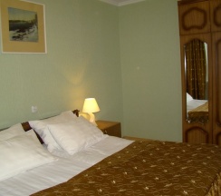 Двухместные апартаменты двуспальная кровать в Елец