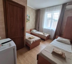 Трехместный номер стандарт в Ника прибрежный уют