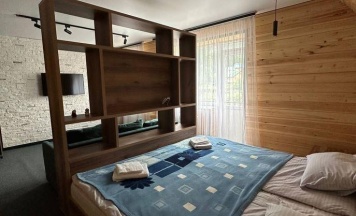 Номер люкс семейный №42 в Алатау Люкс