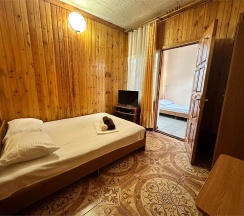 4х местный в Адрианна