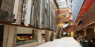 Коулун: Отель The Salisbury YMCA of Hong Kong