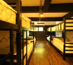 Кровать в общем номере (мужской номер) в STrips the Poshtel - Hostel