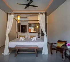 Двухместный номер Pool Access Deluxe (двуспальная кровать) в Phuketa Hotel Phuket Town