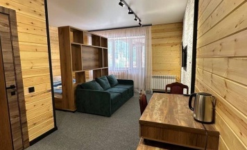 Номер люкс семейный №45 в Алатау Люкс