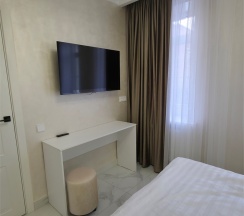 Дизайнерский номер категории «Люкс Двухкомнатный» в Владимирский