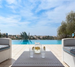 Номер Standard в Aphrodite Hills Residences Superior Villas