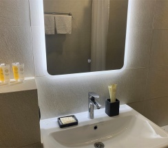 Двухкомнатный НА ВЫСОТЕ в Sensa room