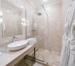 СТАНДАРТ ВЫСОКИЙ ЭТАЖ в Grand Yan Hotel
