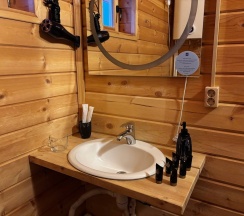 Шале с двумя спальнями "Белуха" в Cedar grass Териберка