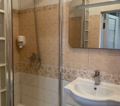 Трёхместный номер Standard с балконом в Плющ