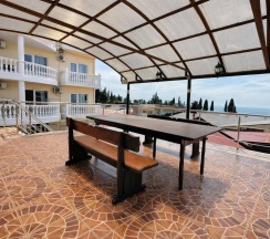 Домик с патио и видом на море  /Без питания или ALL INCLUSIVE + BAR в Лоогуна