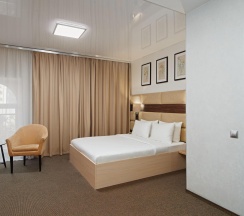 Номер полулюкс в AurA City Hotel