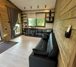 Семейный коттедж с красивым видом из окна в Болото