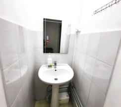 Отдельный номер Уютный с собственным умывальником в Ваш миниотель