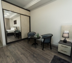 Двухместный номер Делюкс двуспальная кровать в Отель Downtown Suites Hotel Yerevan