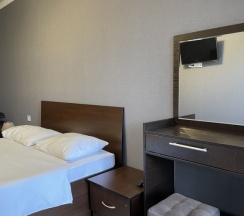 Двухместный номер Standard с видом на море двуспальная кровать в Hotel Phanakopi