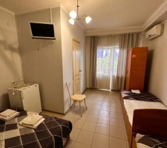 Четырёхместный номер Стандарт с балконом в Морские истории