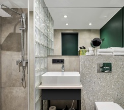 Дюплекс с мини-кухней и видом на сад в 1715 Duplex Hotel