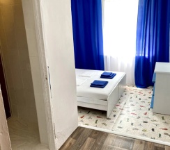 Апартаменты с 2 комнатами с красивым видом из окна в Арт-отельчик