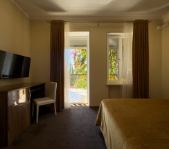 Двухместный номер Стандарт с балконом и с красивым видом из окна двуспальная кровать в Aimara