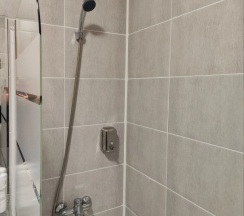 Двухместный номер Standard с балконом и с красивым видом из окна (двуспальная кровать) в Квартира в Новом ЖК Макаринская Роща
