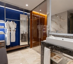 Номер Family Duplex двухуровневый  - с двуспальной кроватью и раскладным диваном в Swissotel Resort Сочи Камелия