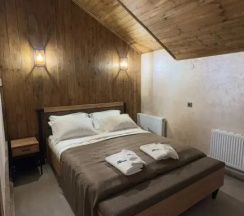 Апартаменты с 2 комнатами с балконом и с красивым видом из окна в Monto