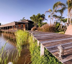 Двухместный номер Standard с видом на озеро 2 отдельные кровати в Tanita Lagoon Resort