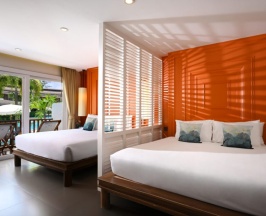 Четырёхместный номер Pool Access Grand Deluxe с видом на бассейн в Arinara Beach Resort Phuket