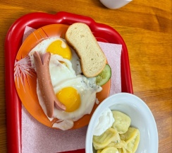 Полулюкс с большой кроватью в Медвежонок