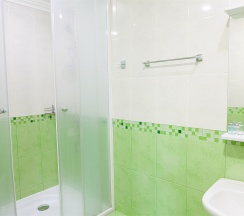 Двухкомнатный люкс с двумя раздельными кроватями в Рем Отель