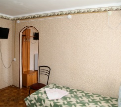 4-х местный номер  эконом с общей ванной комнатой в Алмаз