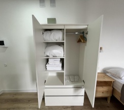 Номер эконом с 1 односпальной и 1 двуспальной кроватью (мансарда) в Домино