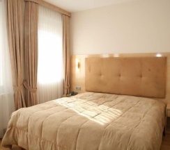 Трёхместный номер Standard в Hotel Am Kurfuerstenplatz - Messe