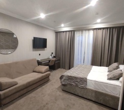 Номер делюкс семейный с 1 двуспальной кроватью №404 в Рествилль