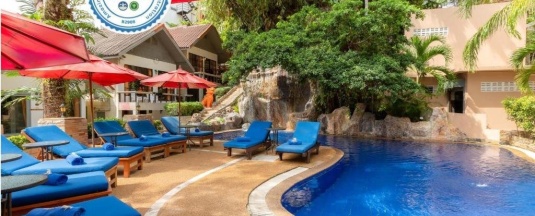 Четырёхместная вилла односпальная кровать в Club Bamboo Boutique Patong Beach Resort