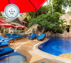 Двухместный номер Superior с красивым видом из окна двуспальная кровать в Club Bamboo Boutique Patong Beach Resort