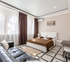 Большой двухместный номер с диваном в Мирталь