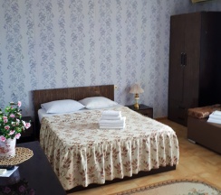 Улучшенный трехместный номер в Десятка