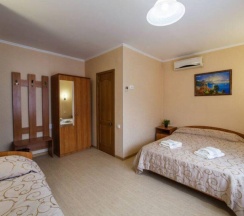 3-местная комната комфорт с балконом в Виктория